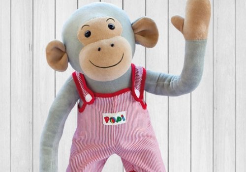 Monito peluche gratis con la revista Popi para bebé 